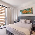 Condo At Icono 3 Bedrooms Close 5Th
